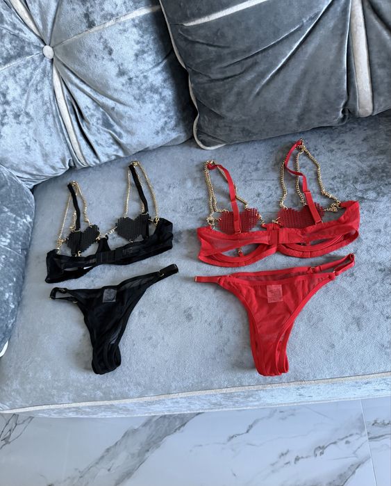 комплект нижнего белья с сердечками цепочки сетка