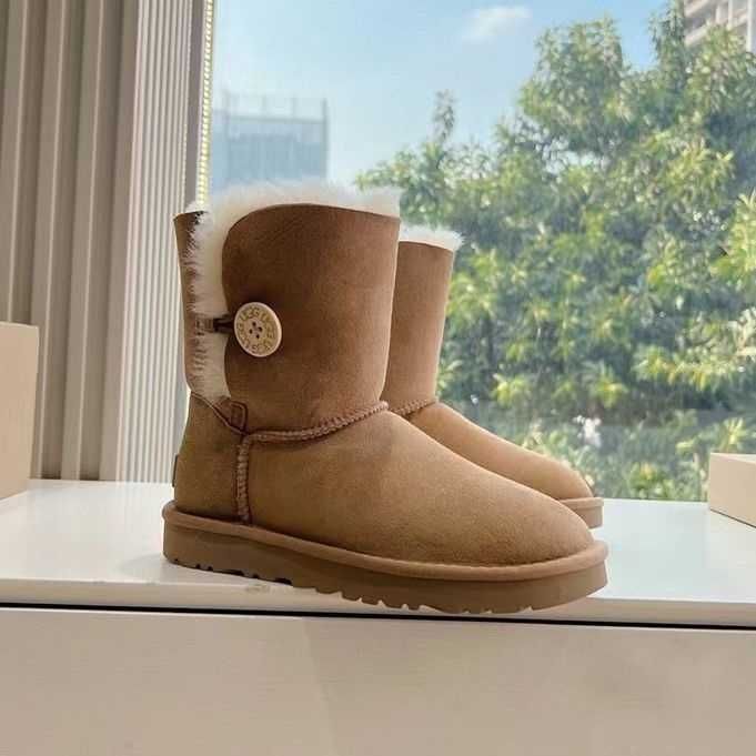 UGG Bailey Button II Chestnut R.40