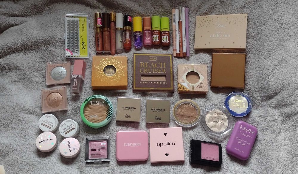 Zestaw kosmetyków używanych