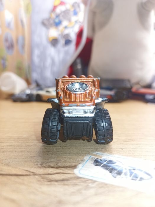 Машинка hot wheels
