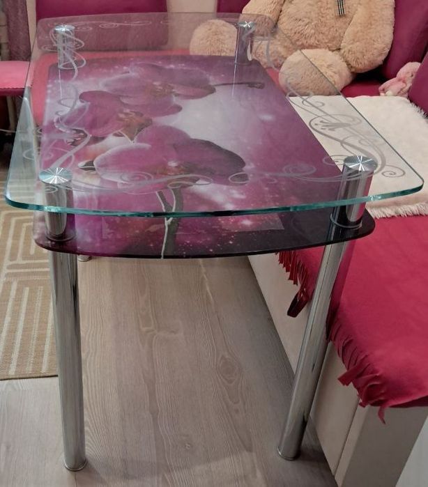 Стіл кухонний стікляний двохярусний  110/65см