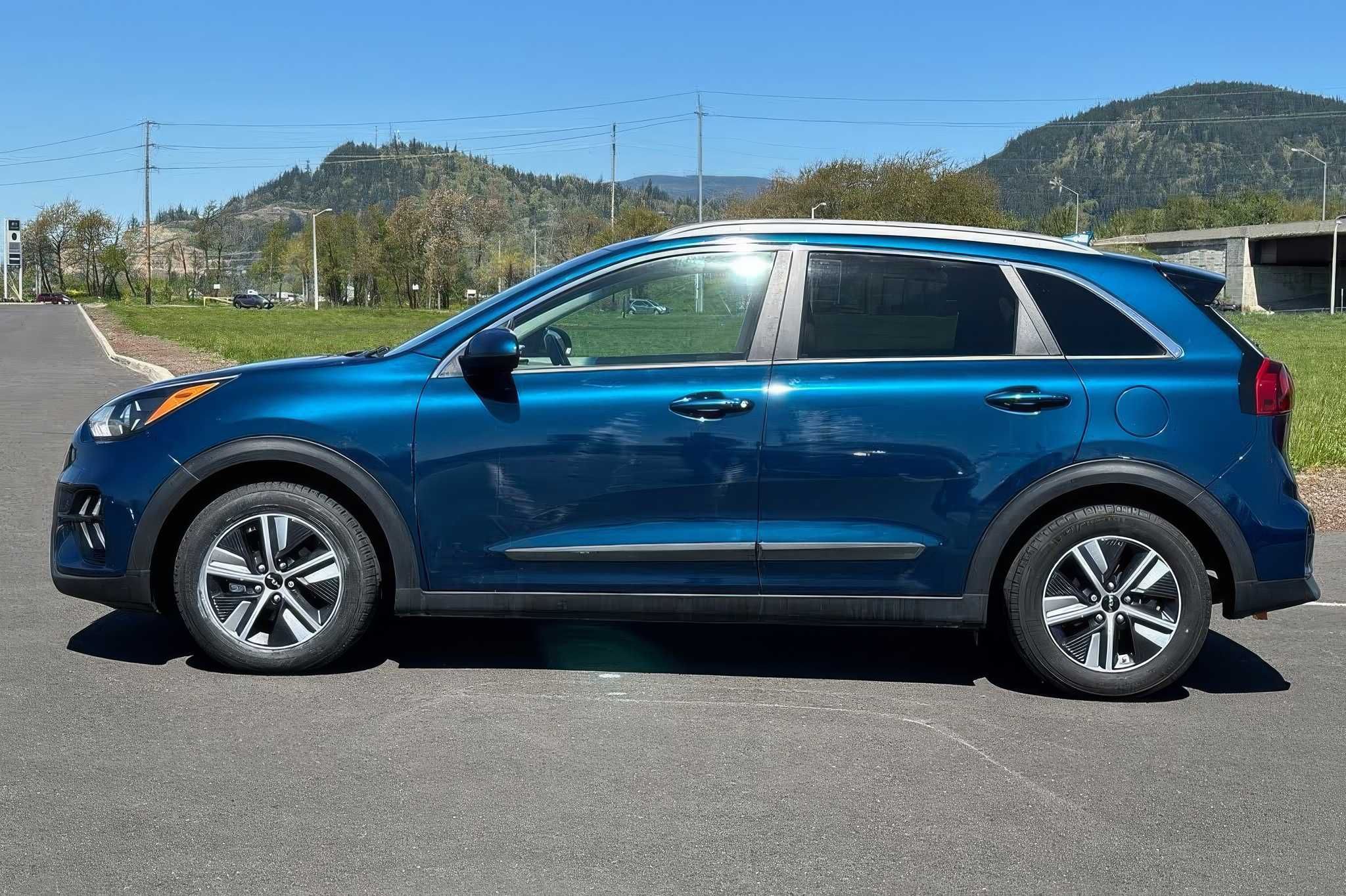 2022 Kia Niro LXS
