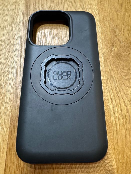 Etui Quad Lock MAG do iPhone 15 PRO czarne