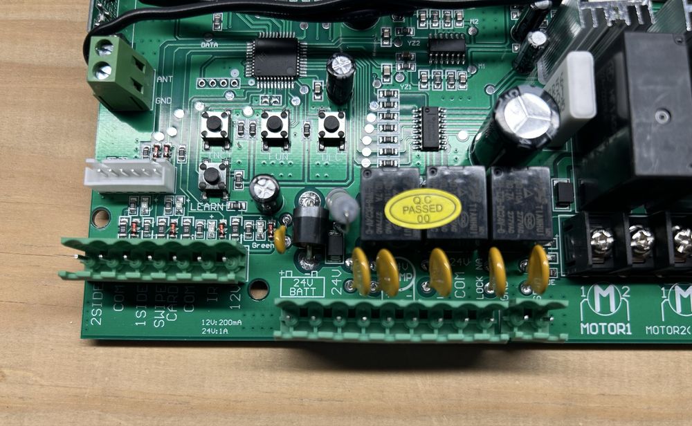 Controlador c/ comandos e wifi portão