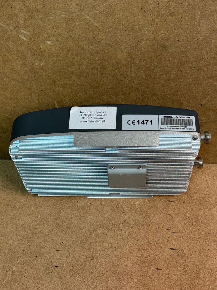 Wzmacniacz repeater sygnału SIGNAL typ.  GSM-305.