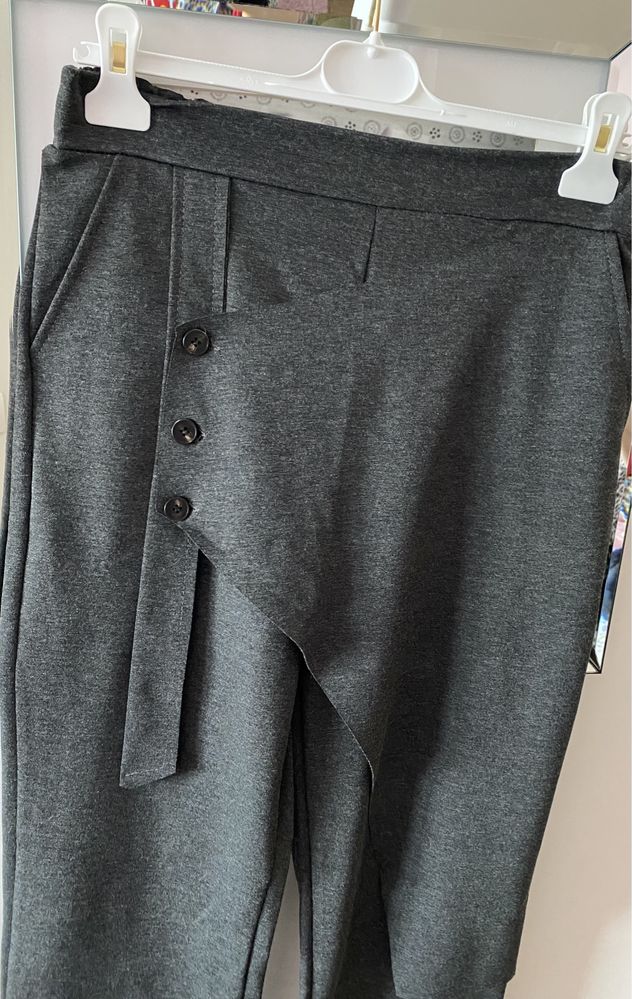 Butik spodnie dresowe boyfriendy z zakładką one size New %%%