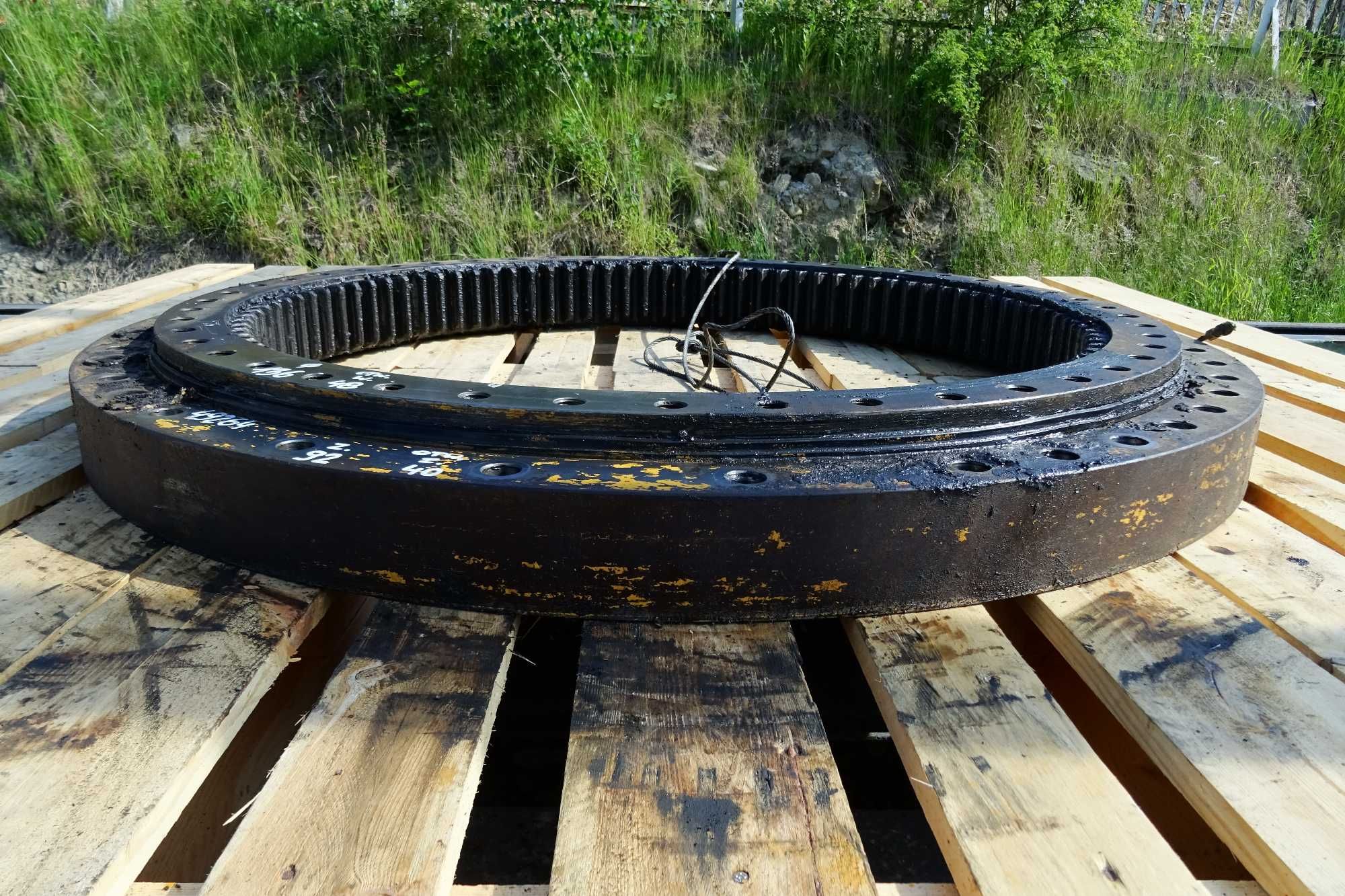Wieniec obrotu. Łożysko obrotu do koparki Liebherr R934B. Slewing ring