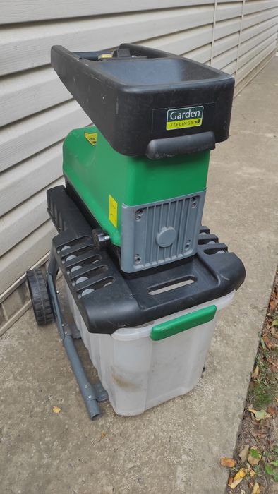 Дробілка гілок . Измельчитель веток.Шредер.