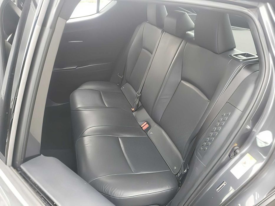 Toyota C-HR      2019