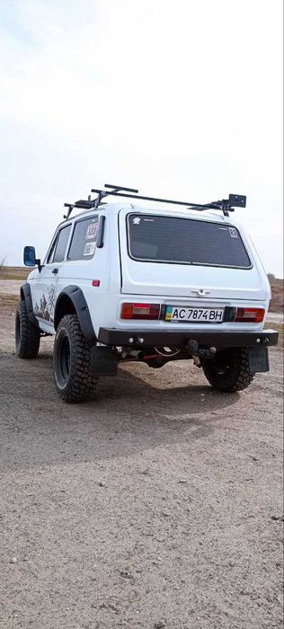 Продам автомобіль Ниву