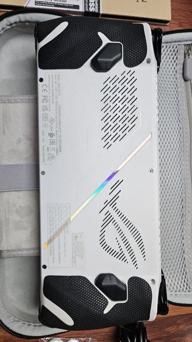 Duży zestaw konsola komputer Asus Rog Ally Z1 Extreme  bateria  76Wh