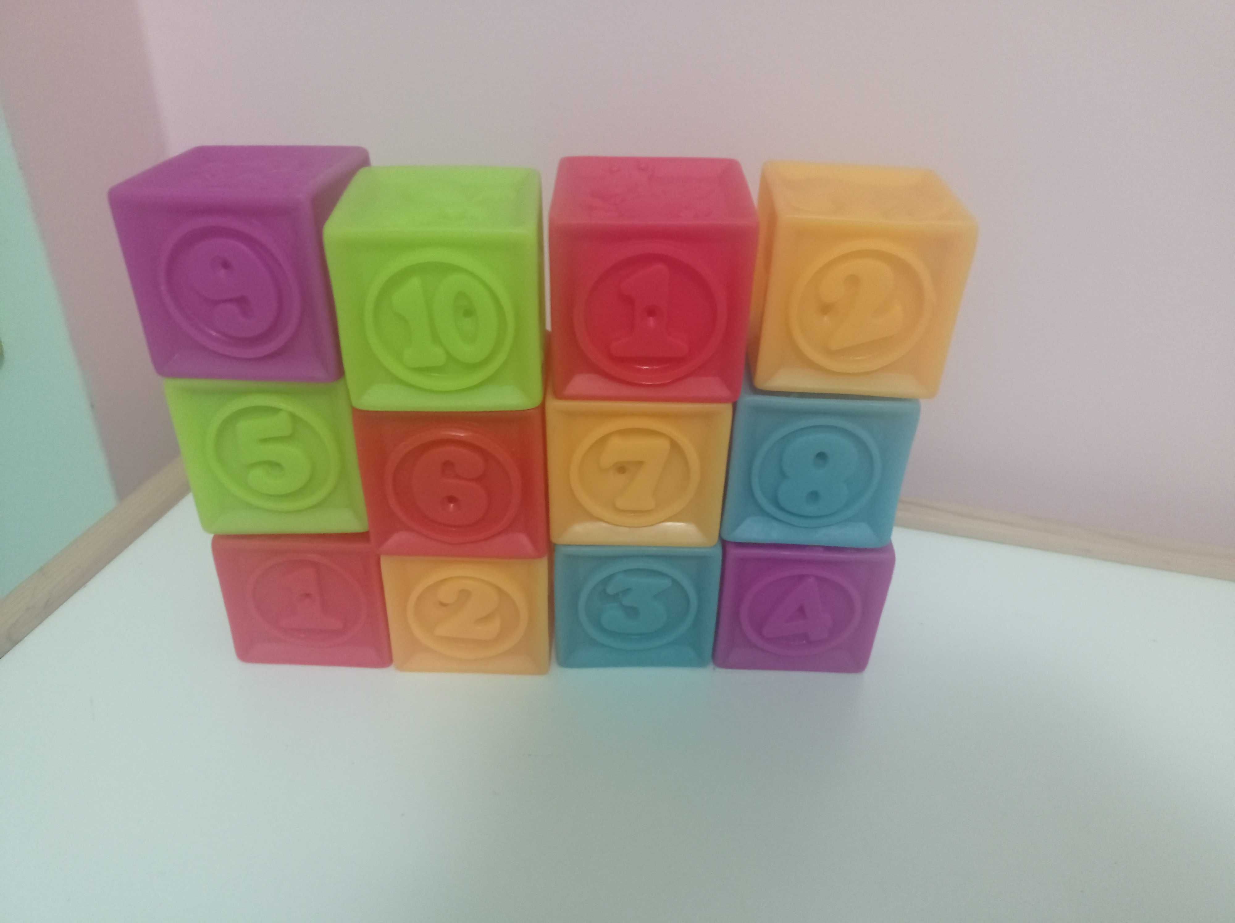 Lote de 12 cubos macios, multicolores, para bebés (Imaginarium).