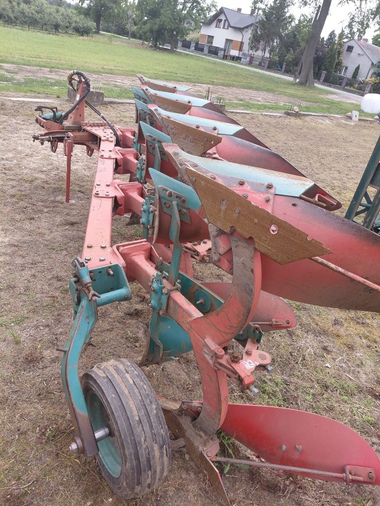 Pług kverneland em 100