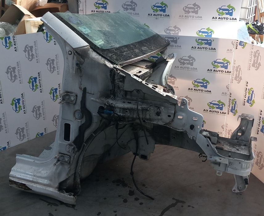 Frente em chapa lado direito Peugeot 208