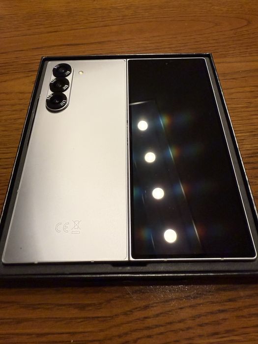 Samsung Galaxy Z Fold 6 - 12GB / 512GB