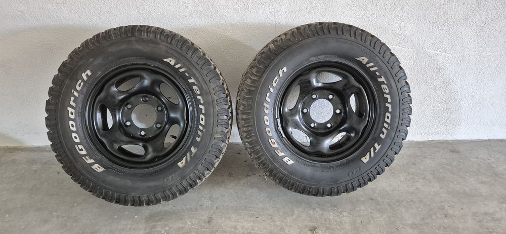 2 Pneus e jantes BF goodrich all terrain