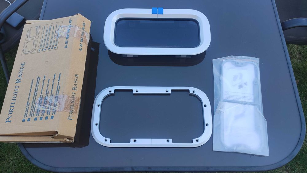 Lewmar okno Standard otwierane moskitiera 191 MM X 367 MM