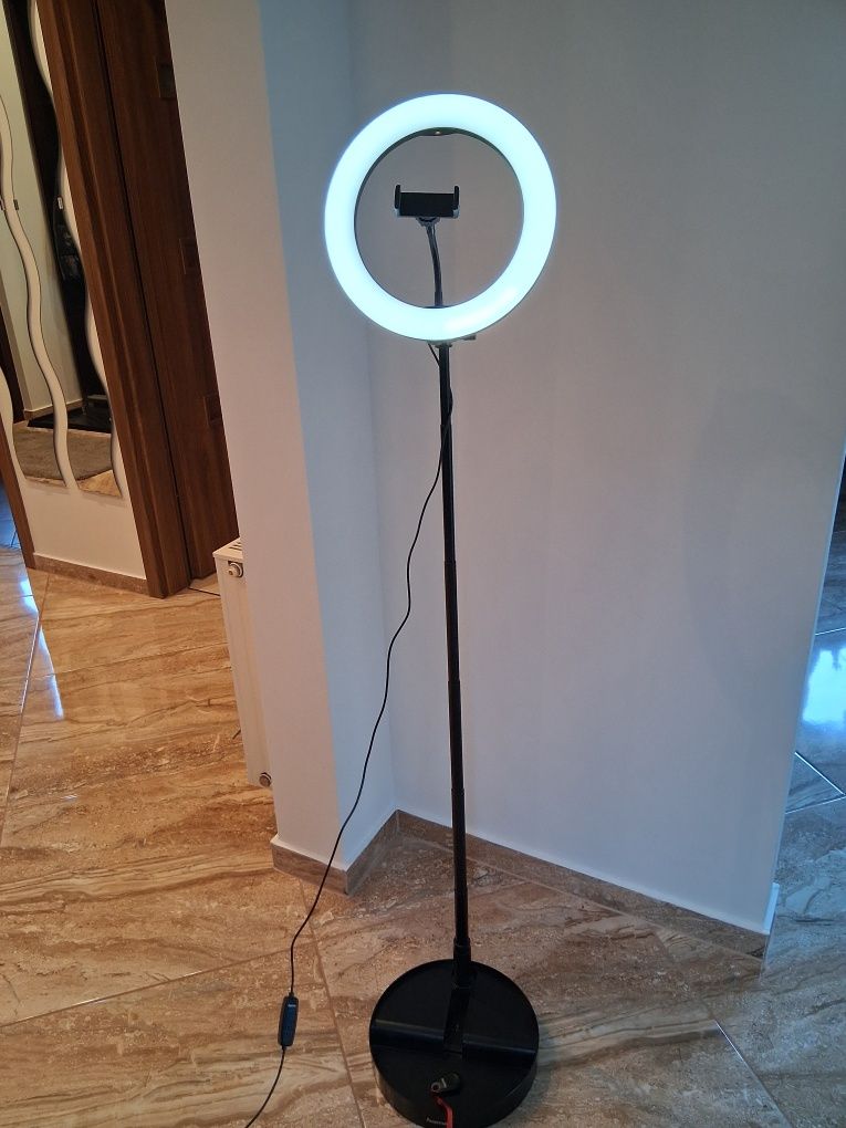 Lampa pierścieniowa Hama
