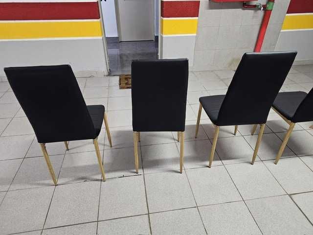 Cadeiras em bom estado