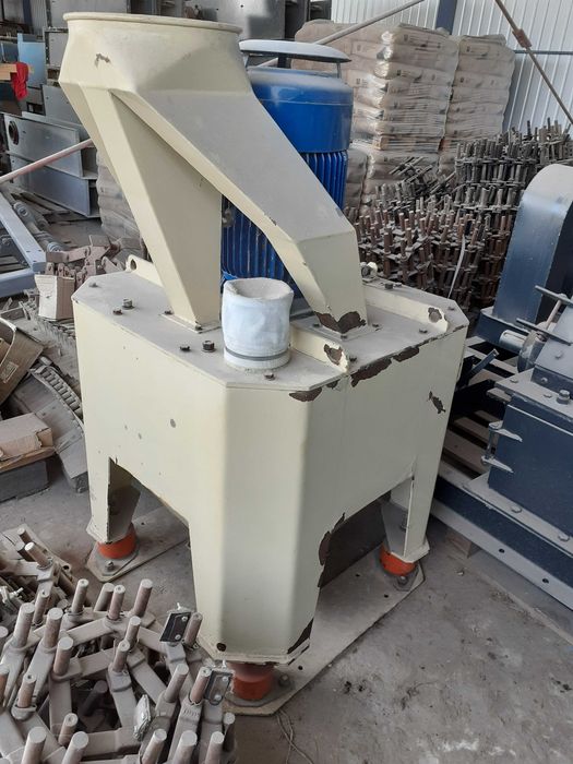 Śrutownik Testmer RB-P-18, młym, młynek rozdrabniacz bijakowy pionowy