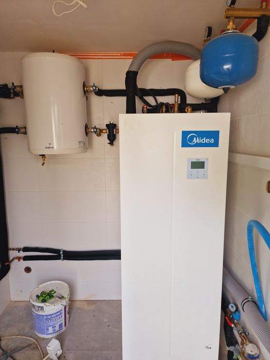 Dom jednorodzinny z garażem wolnostojącym