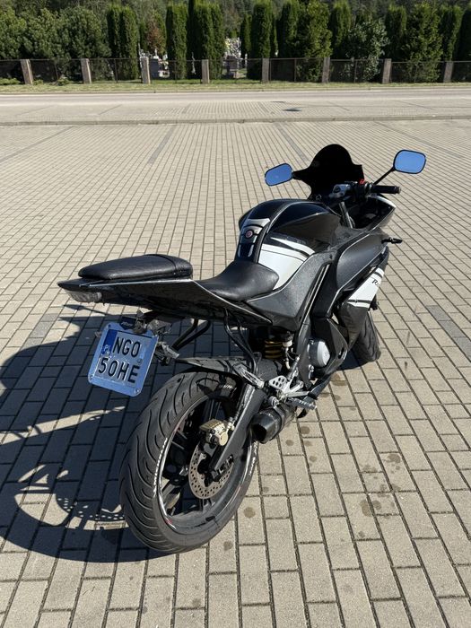 Yamaha yzf r125.