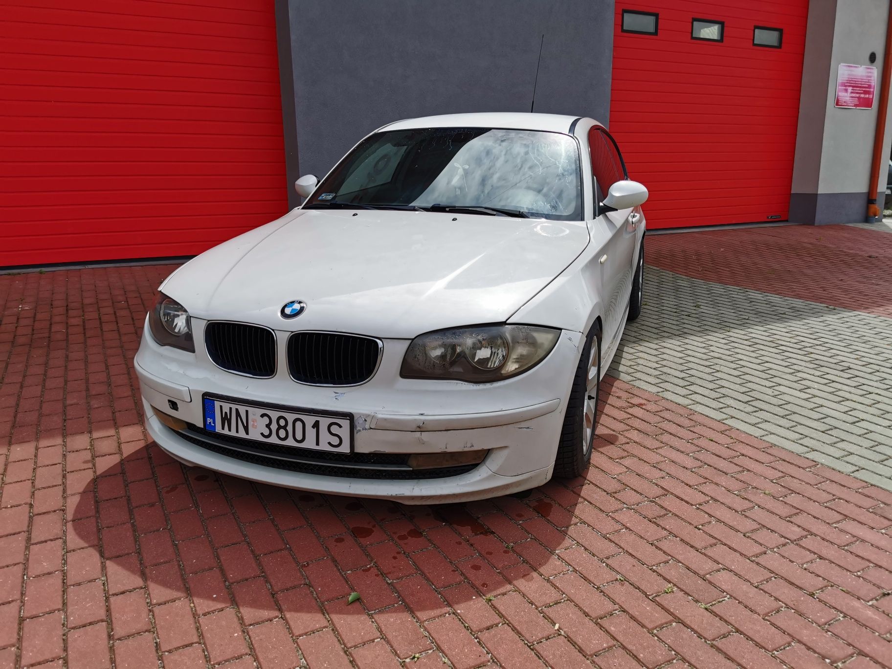 Bmw 1 seria 118d 2.0D biała 143km.