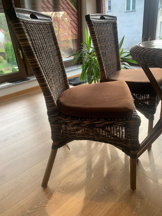 Komplet stylowych mebli ogrodowych z naturalnej wikliny