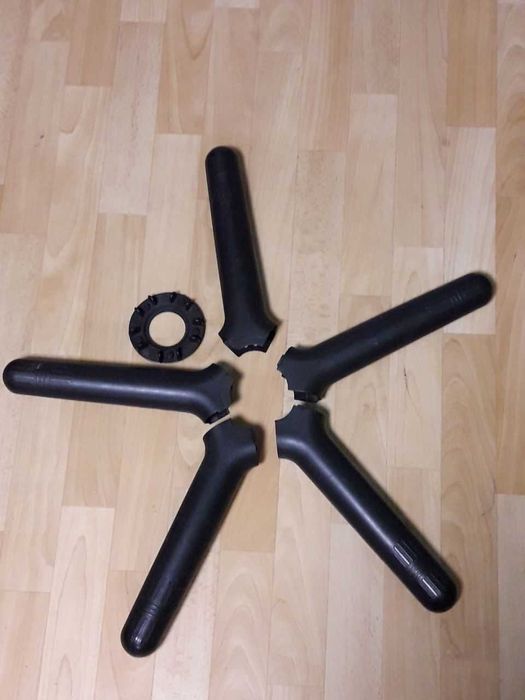 офисного кресла пиастра крестовина колеса