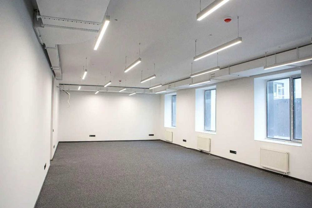 Без кмісії, Продаж офісної будівлі біля метро Політехнічний Інститут.