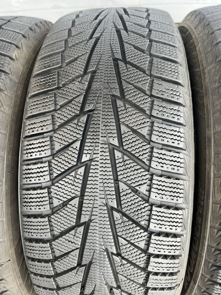 Резина зима 215 55 r17 hankook Winter I*Cept iZ2