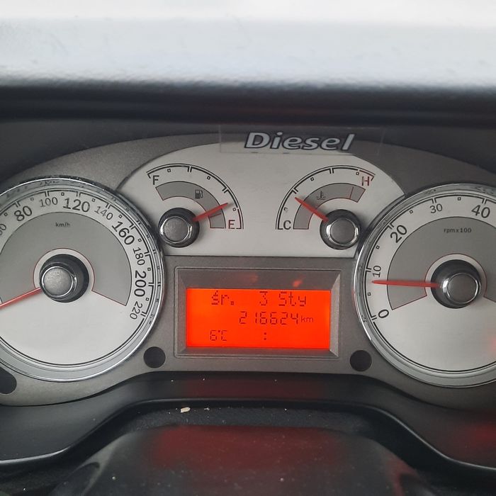 Фіат Лінеа Fiat Linea 1,3 дизель рідна фарба кліма