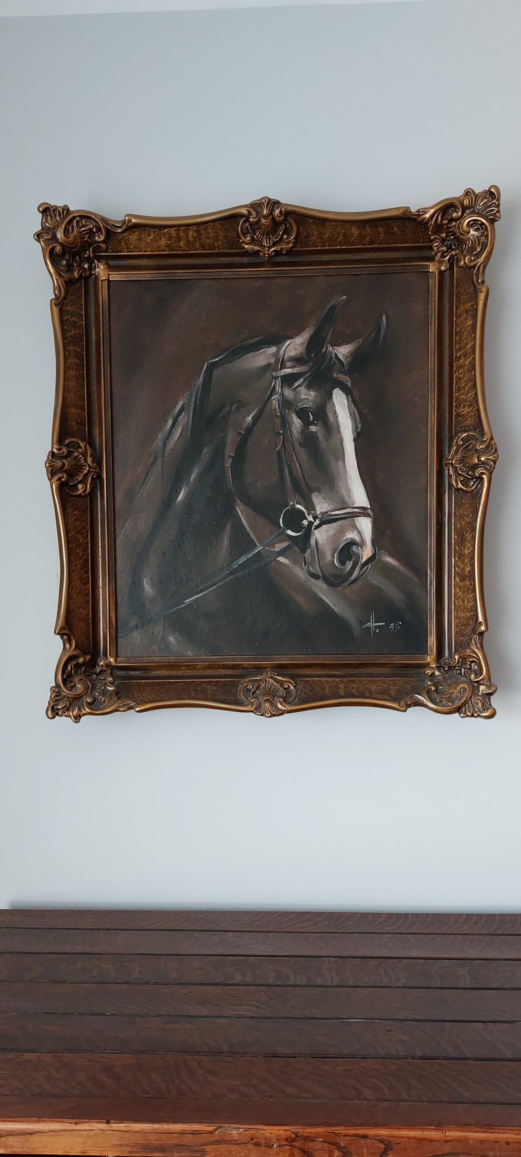 Obraz olejny w ozdobnej ramie portret konia