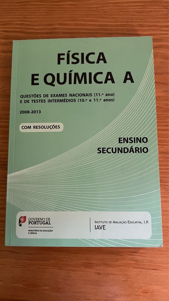 Livro de Física e Química A - IAVE