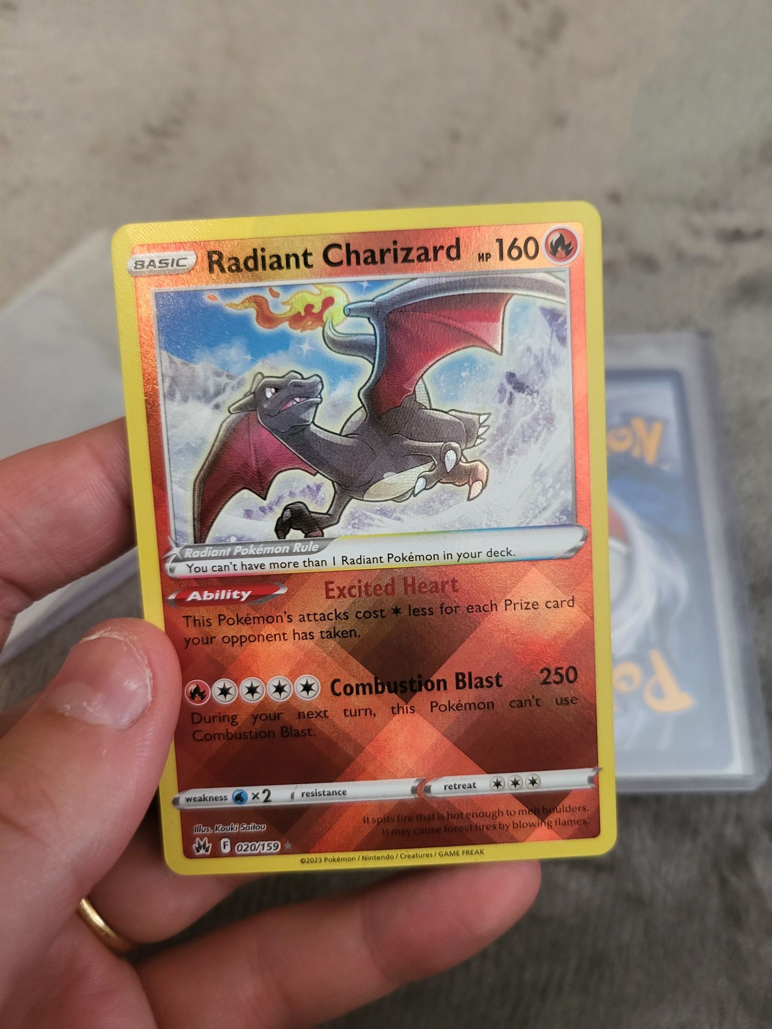 Cartas Pokémon Originais Raras Charizard Ex e Radiant Charizard