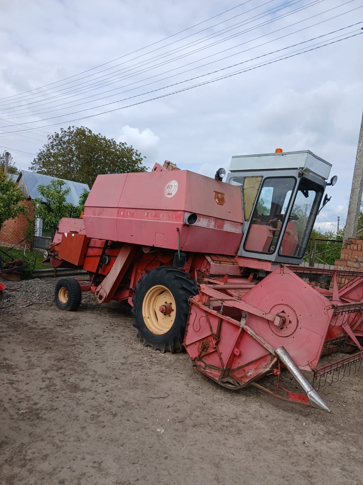 Комбайн massey 187