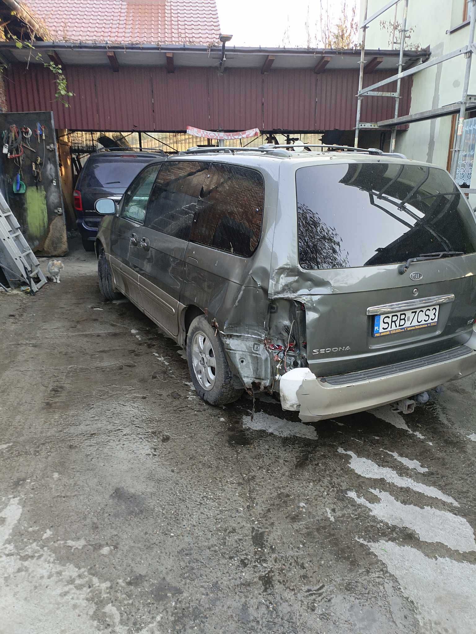 Kia Sedona 3.5 V6 silnik sprawny, uszkodzony tył