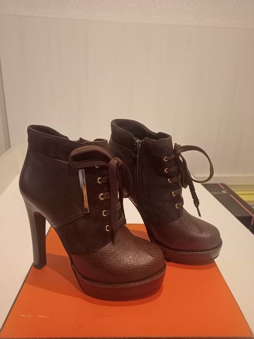 Жіночі осінні ботінки