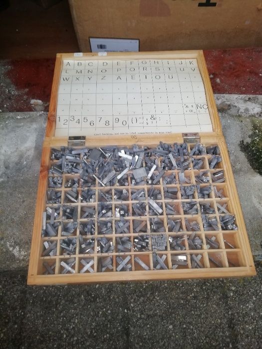 Caixa letras tipografia