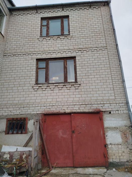 Продам будинок в передмісті