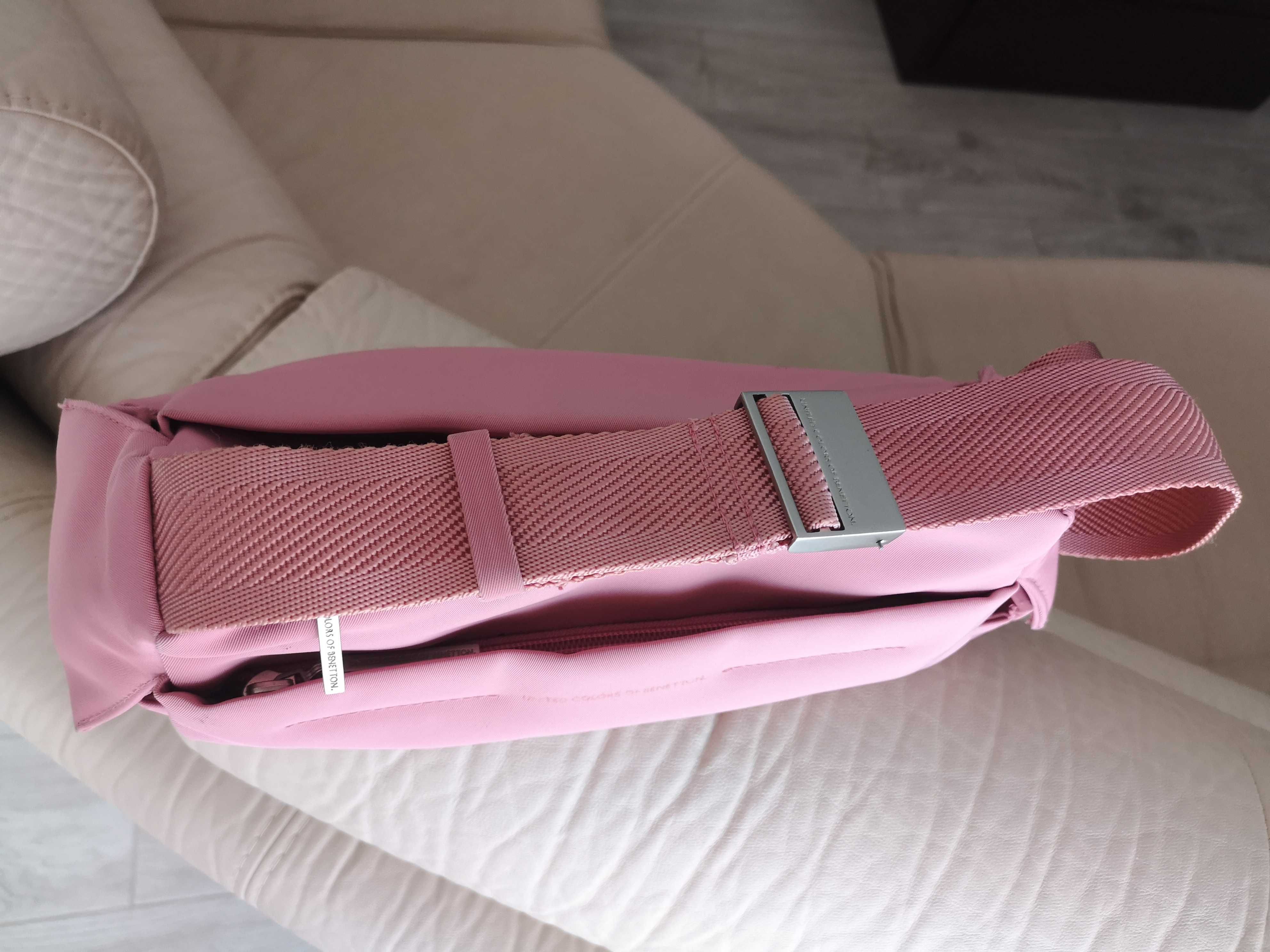 Mala pequena, rosa, United Colors of Benetton