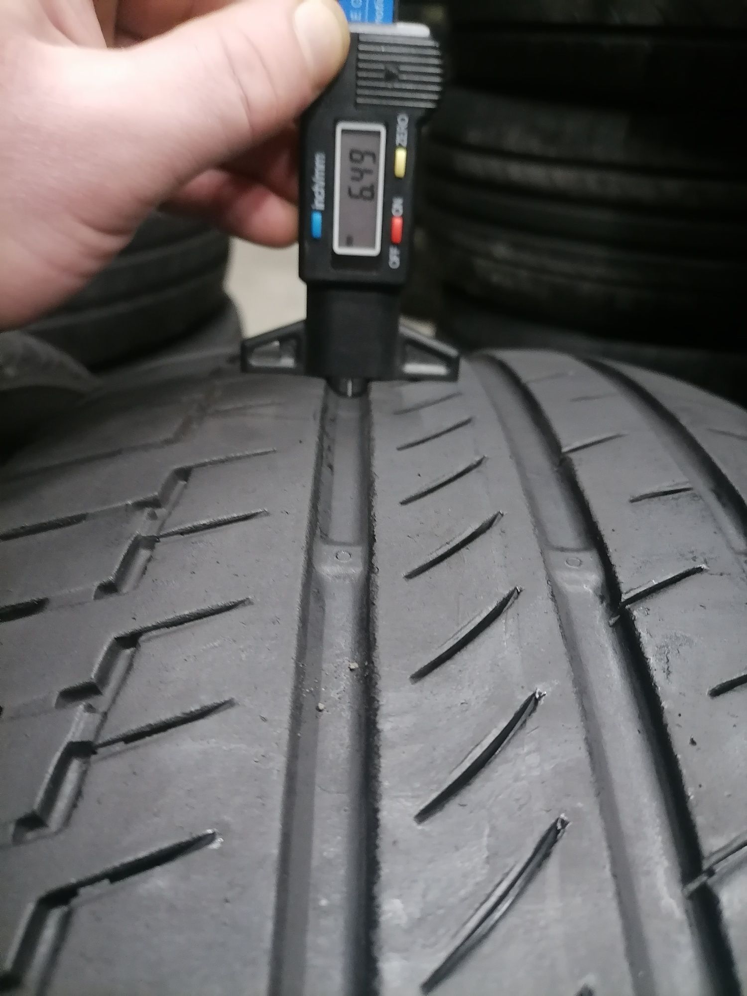 Літні Шини БВ 235/55 R17 CONTINENTAL Premium Contact 6 Склад