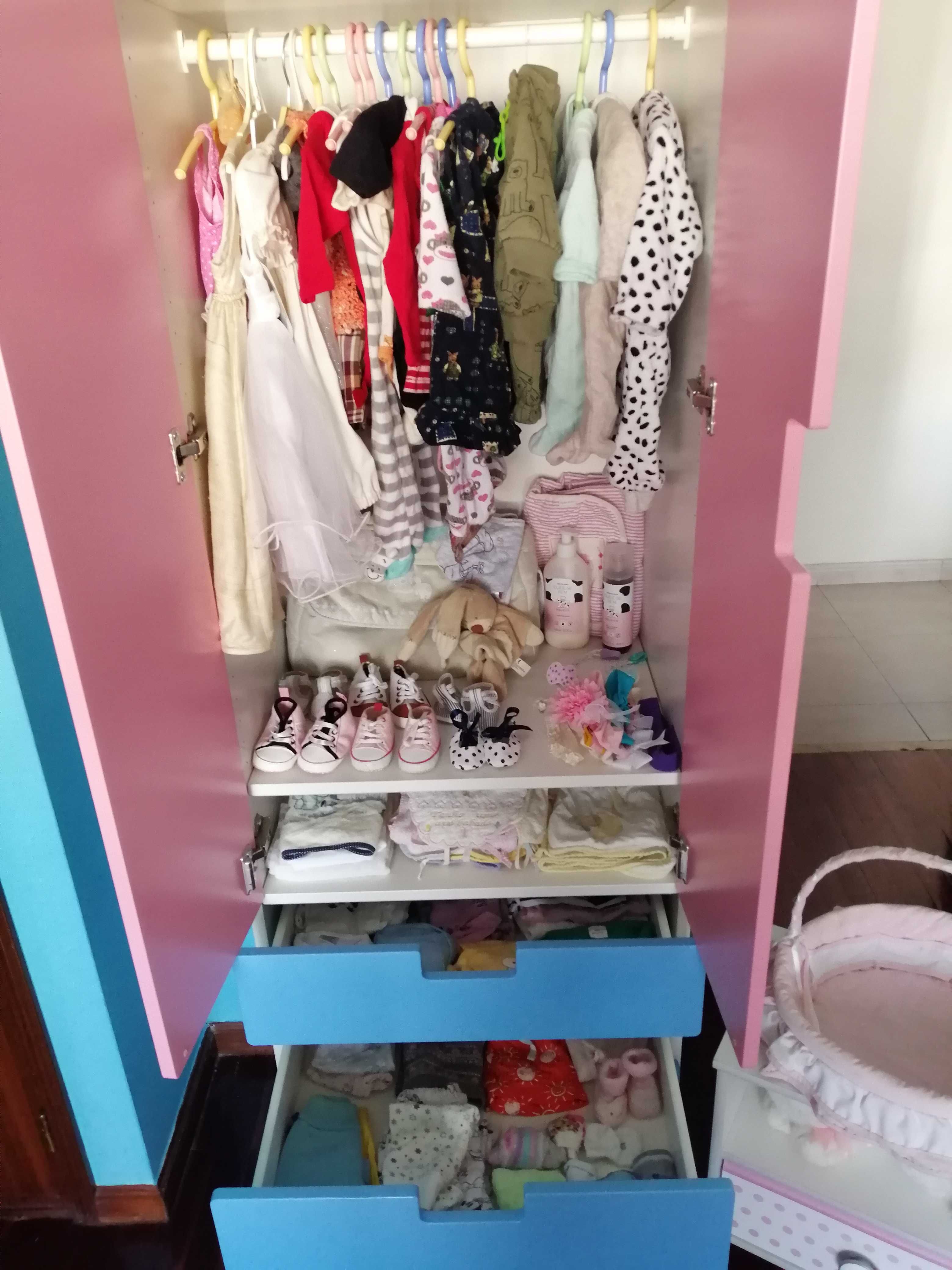 Armário de roupa + mesa de cabeceira infantil