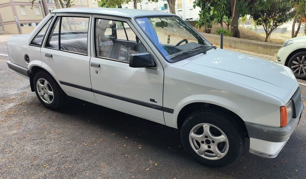 Vendo Opel corsa A 1.2 GL