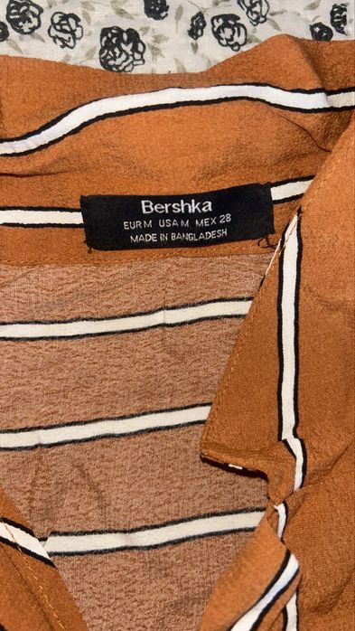 Сорочка Bershka 42 розмір,в коричневому кольорі