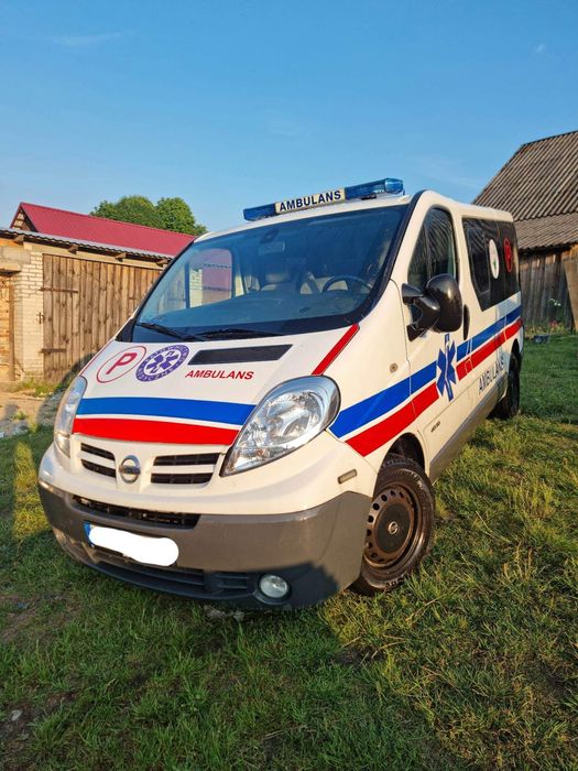 Nissan primastar ambulans traffic vivaro camper