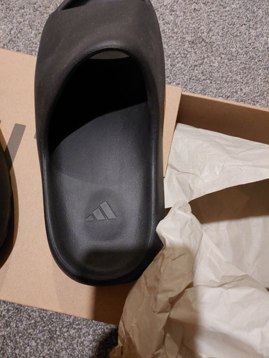 Yeezy slides Onyx 44,5