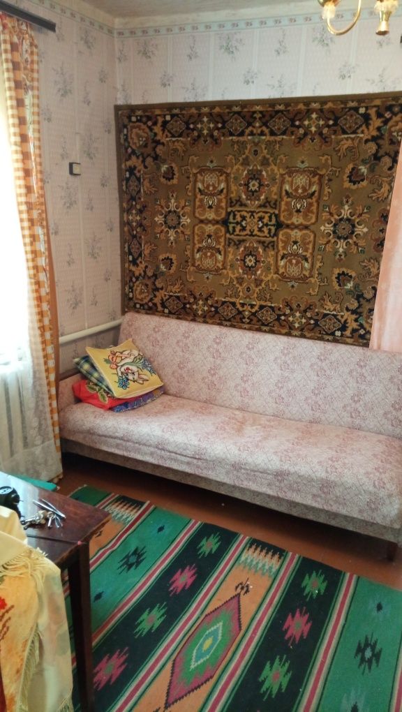 Продам  1/2 будинку.(Вулиця М. Грушевського. Стара назва Чекістів)
