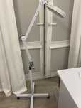Lampa kosmetyczna dermatologiczna lupa LED statyw 22W nowa