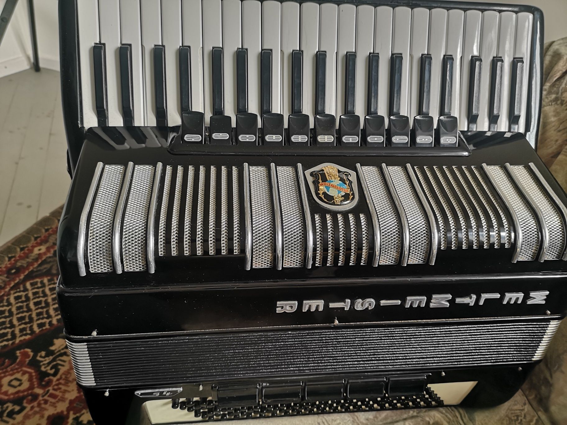 Weltmeister S4 120бас